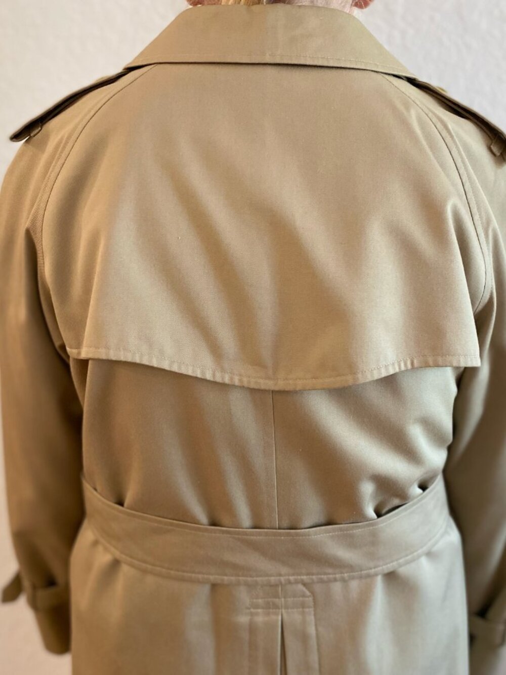 Burberrys' 1985 Trench Raincoat with zipped in lining - Picture 6 of 14